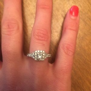 14k White Gold Engagement Ring - Princess Cut